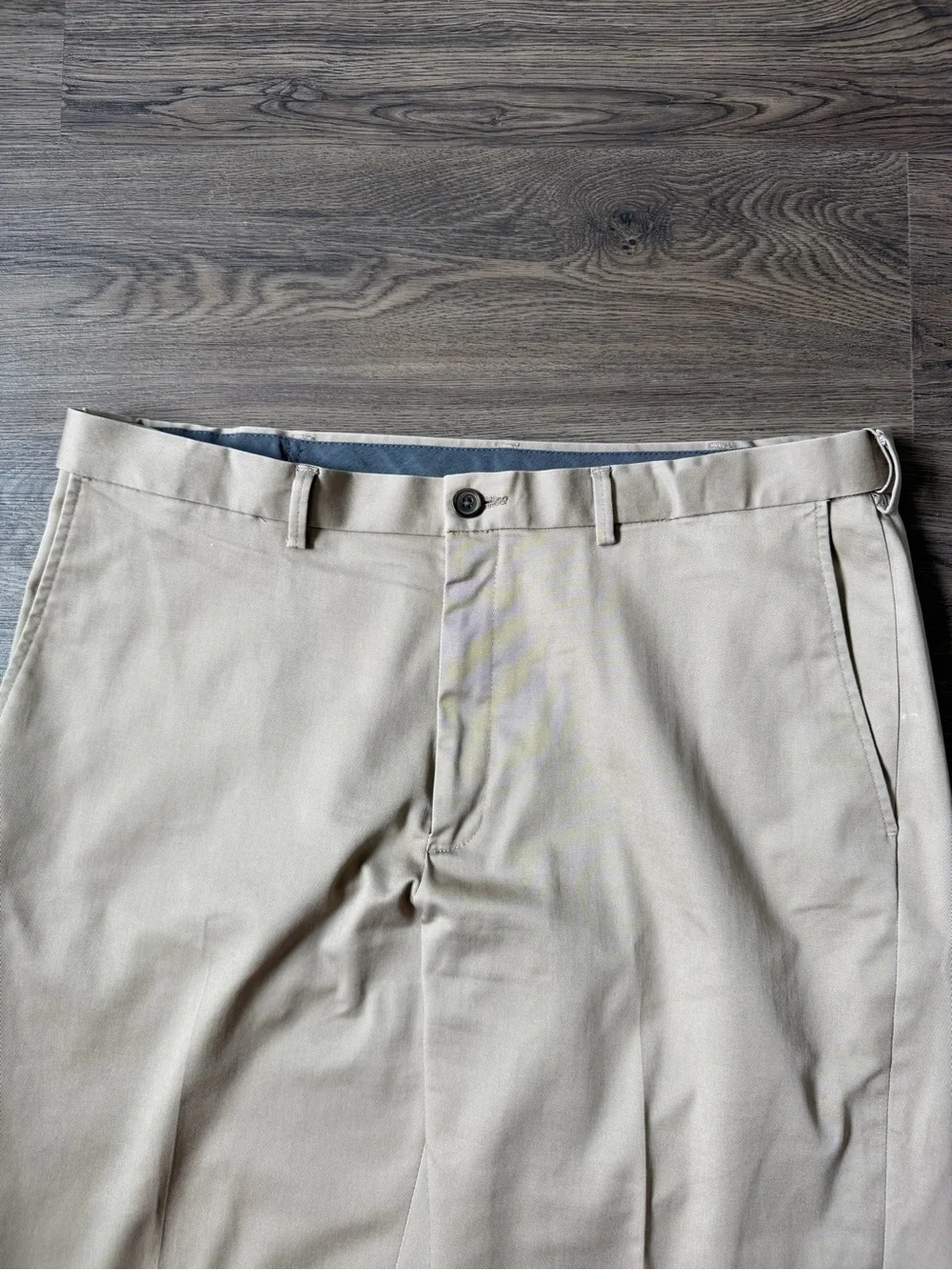 Haggar Pants Mens 38x32 Classic Fit Premium No Iron Khaki Flex Flat Front Tan